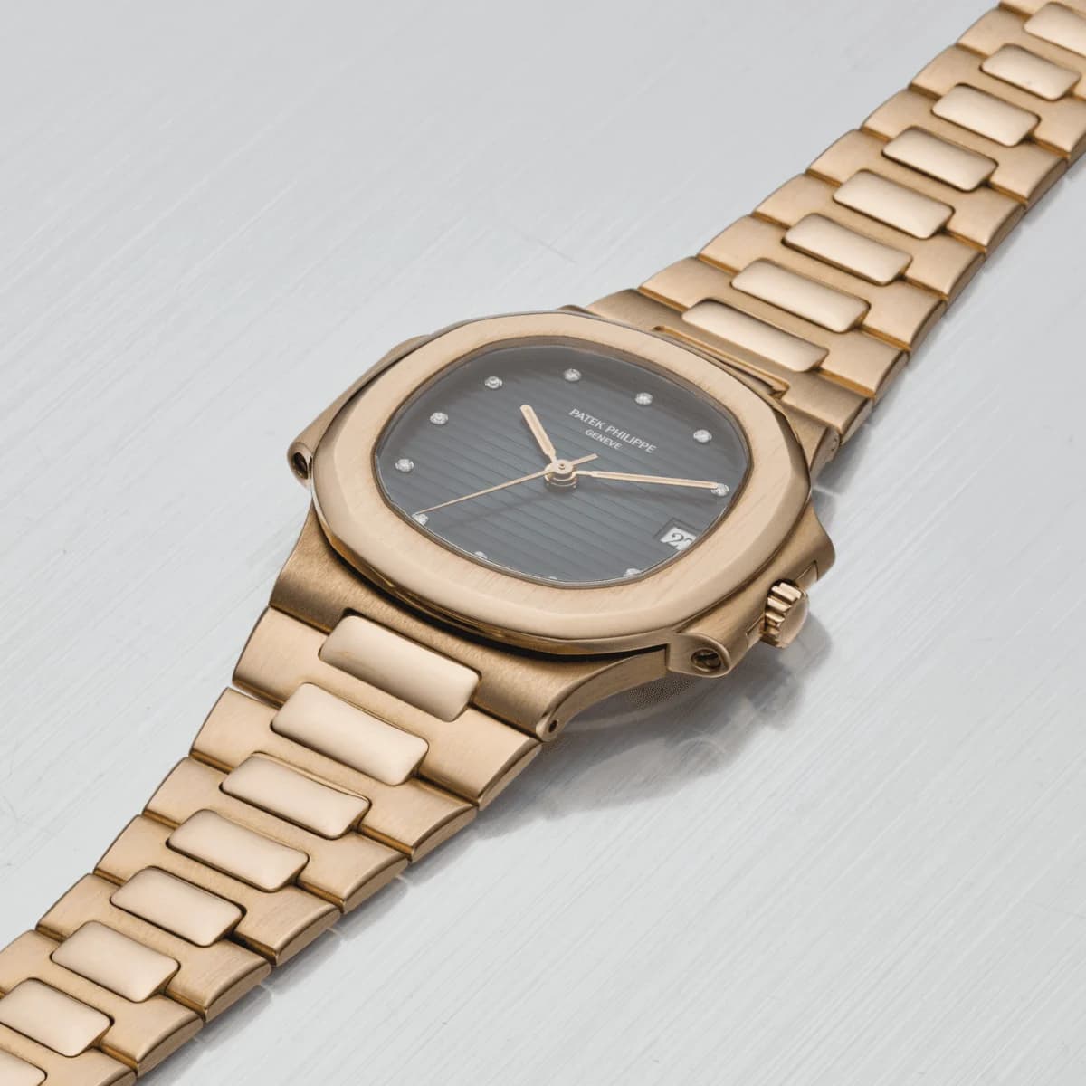 Patek Philippe Nautilus 3800: the comeback of the “mid-size”