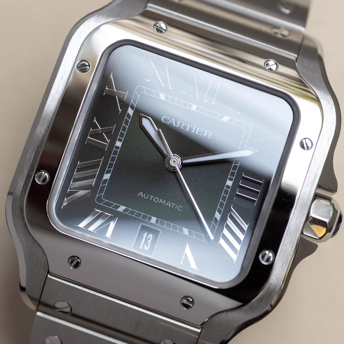 La boutique sélectionne 5 montres à moins de 10 000€ pour l'été