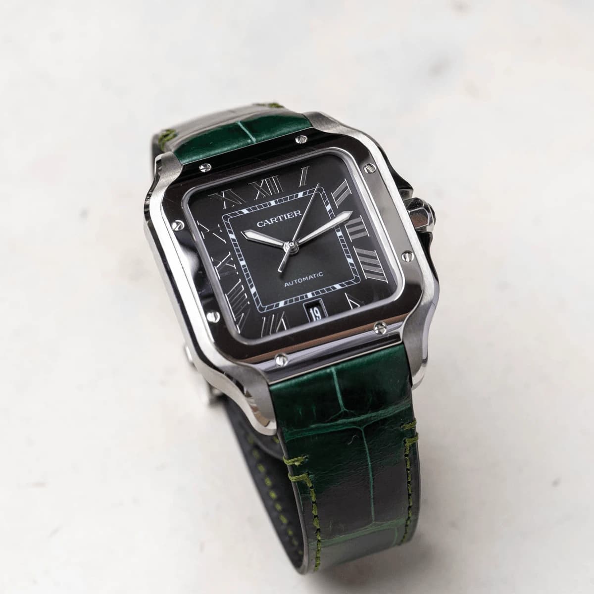 La boutique sélectionne 5 montres à moins de 10 000€ pour l'été