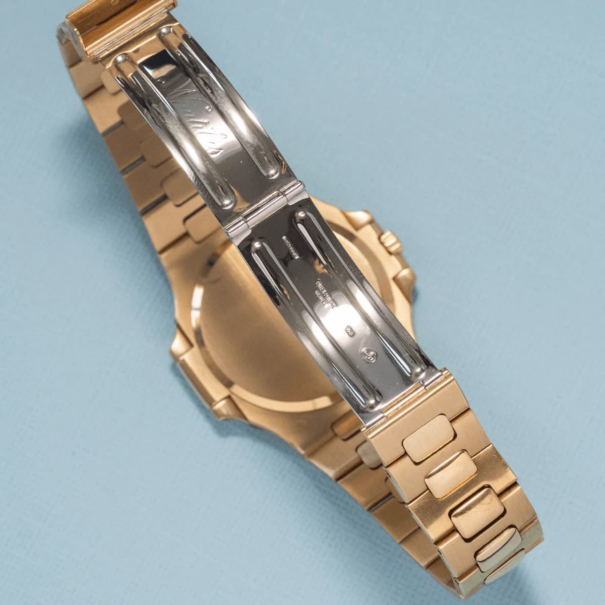 L’histoire de la Patek Philippe Nautilus 3700 : naissance d’une icône horlogère