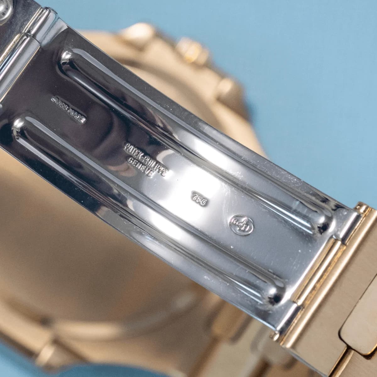L’histoire de la Patek Philippe Nautilus 3700 : naissance d’une icône horlogère