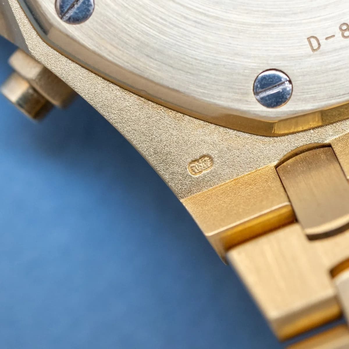 Royal Oak 25860BA Yellow Gold  – 1998