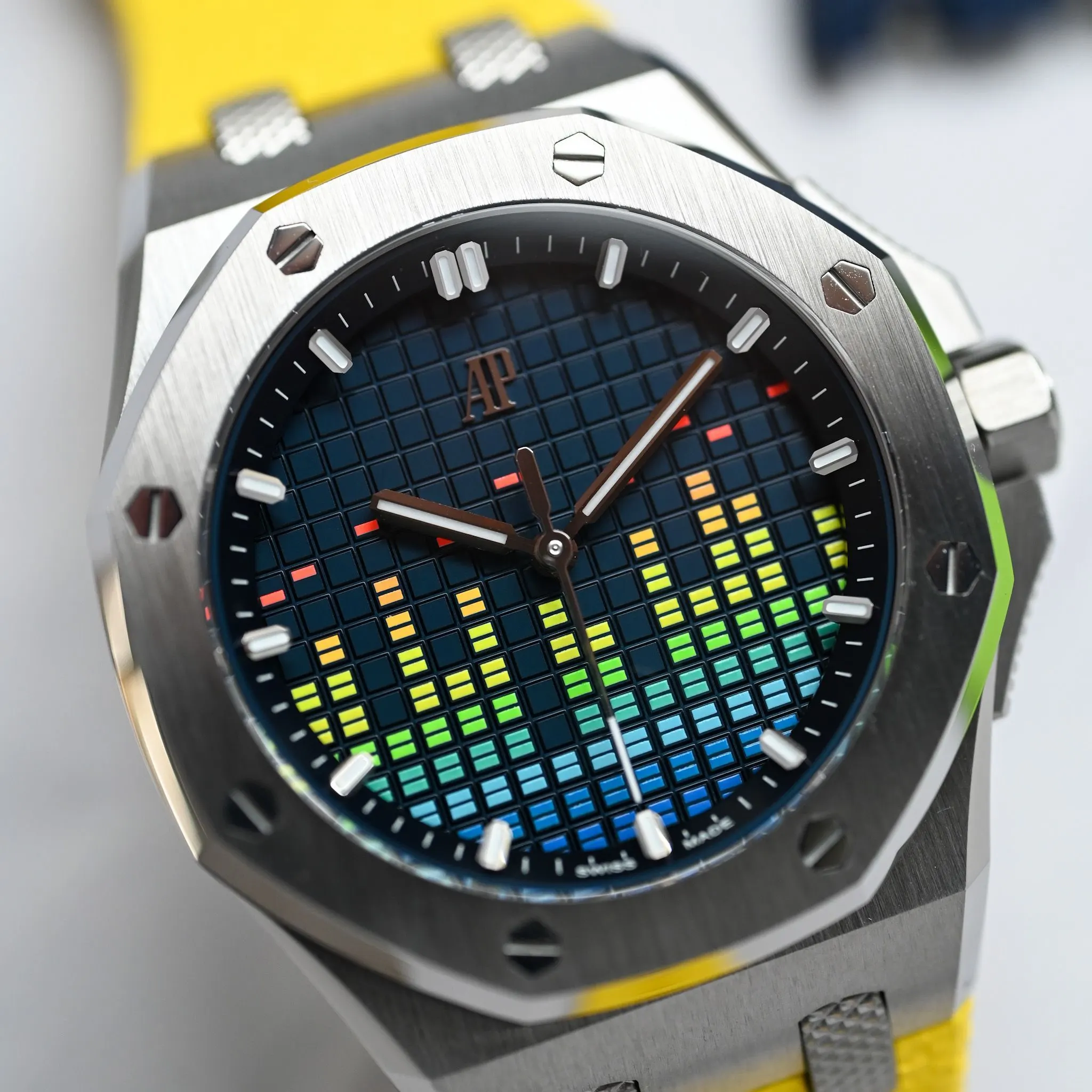 Royal Oak Offshore 77600TI Rubber  – 2022
