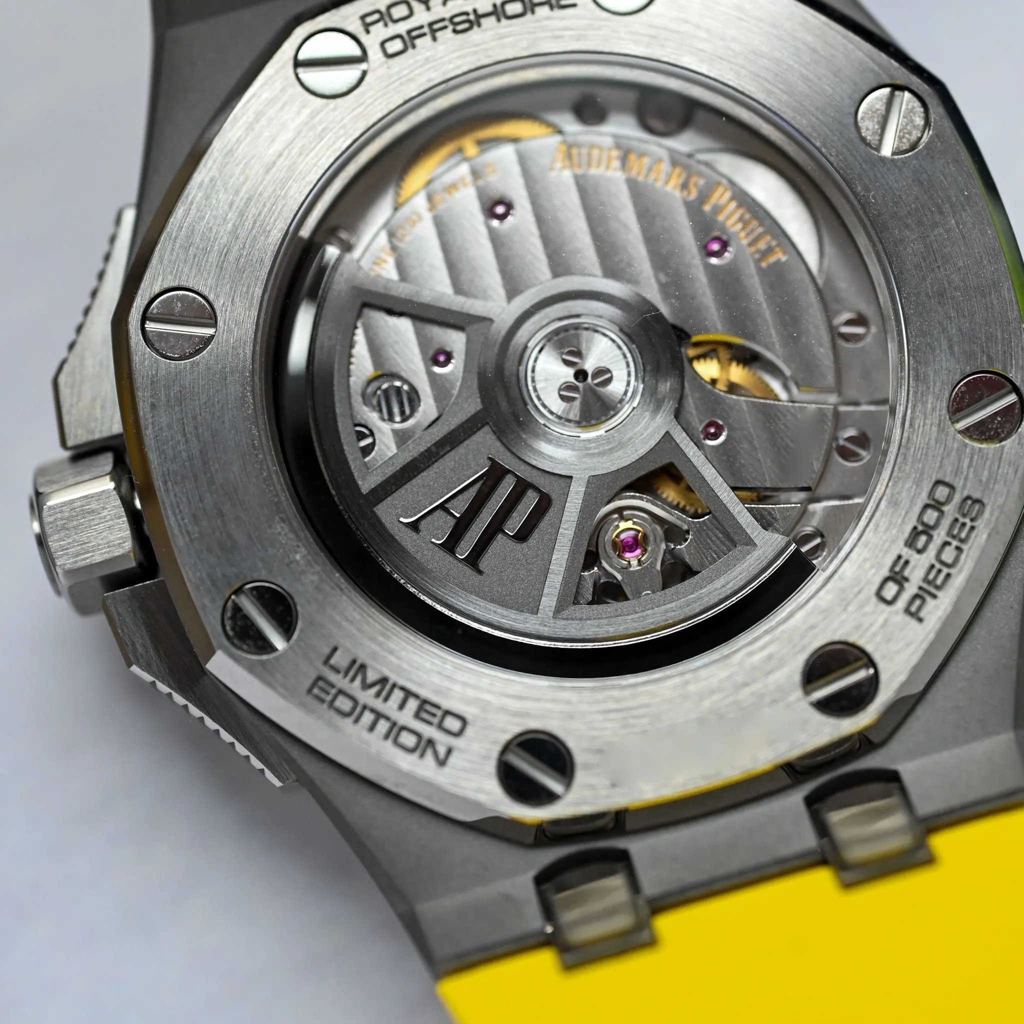 Royal Oak Offshore 77600TI Rubber  – 2022