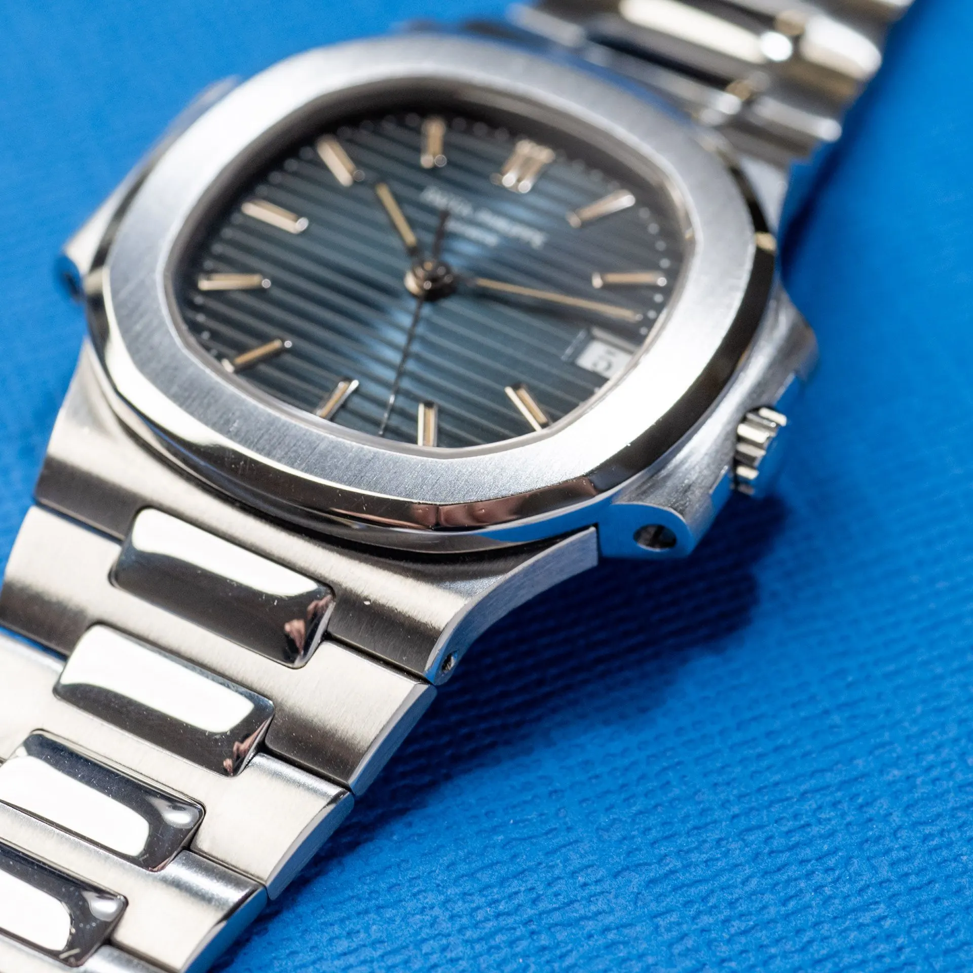 Nautilus 3800/1A Acier "Mid-Size" – 1997
