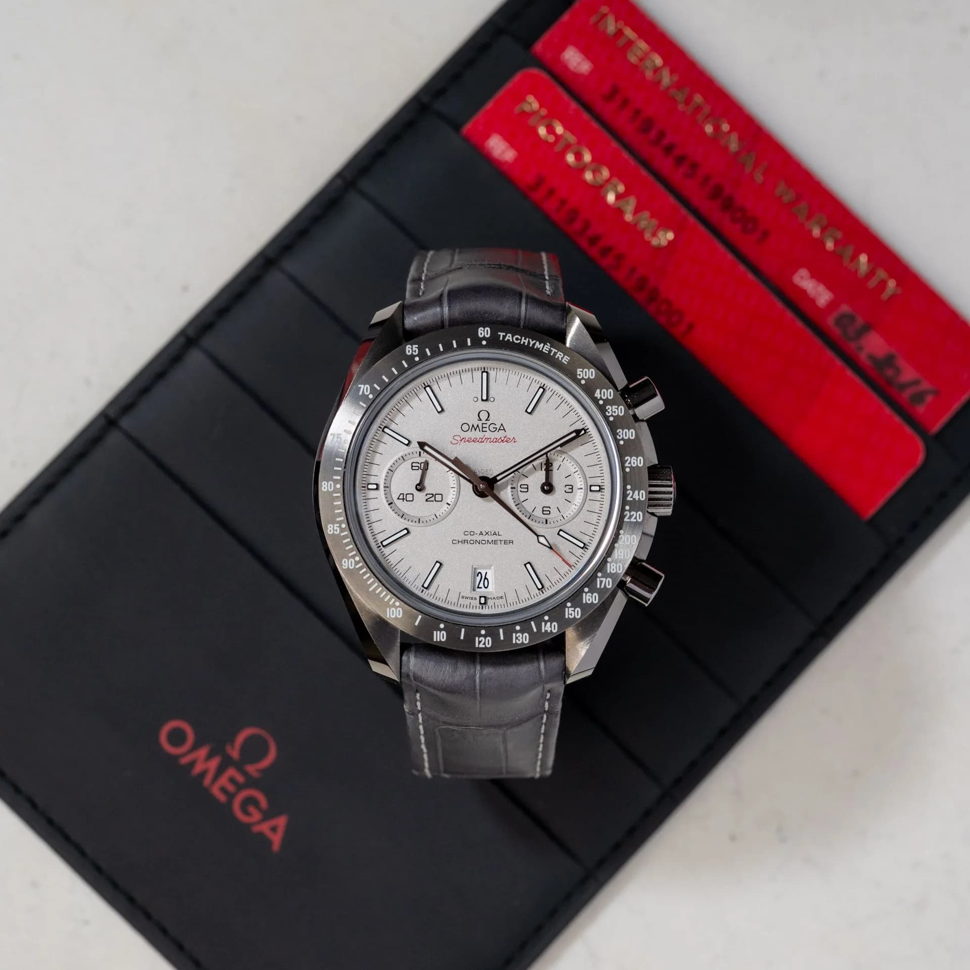 Speedmaster 311.93.44.51.99.001 Alligator "Grey Side of the Moon" – 2016