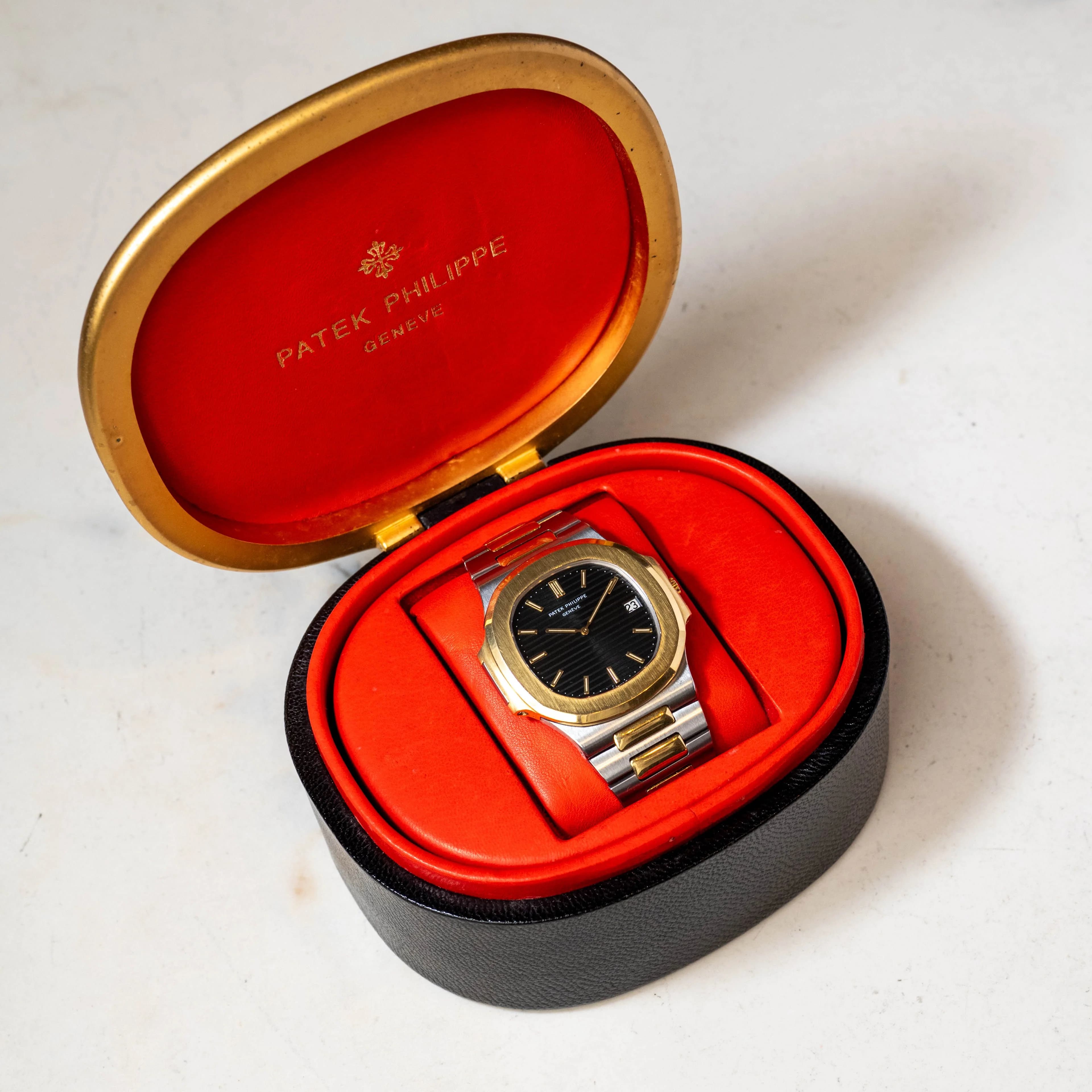 L’histoire de la Patek Philippe Nautilus 3700 : naissance d’une icône horlogère