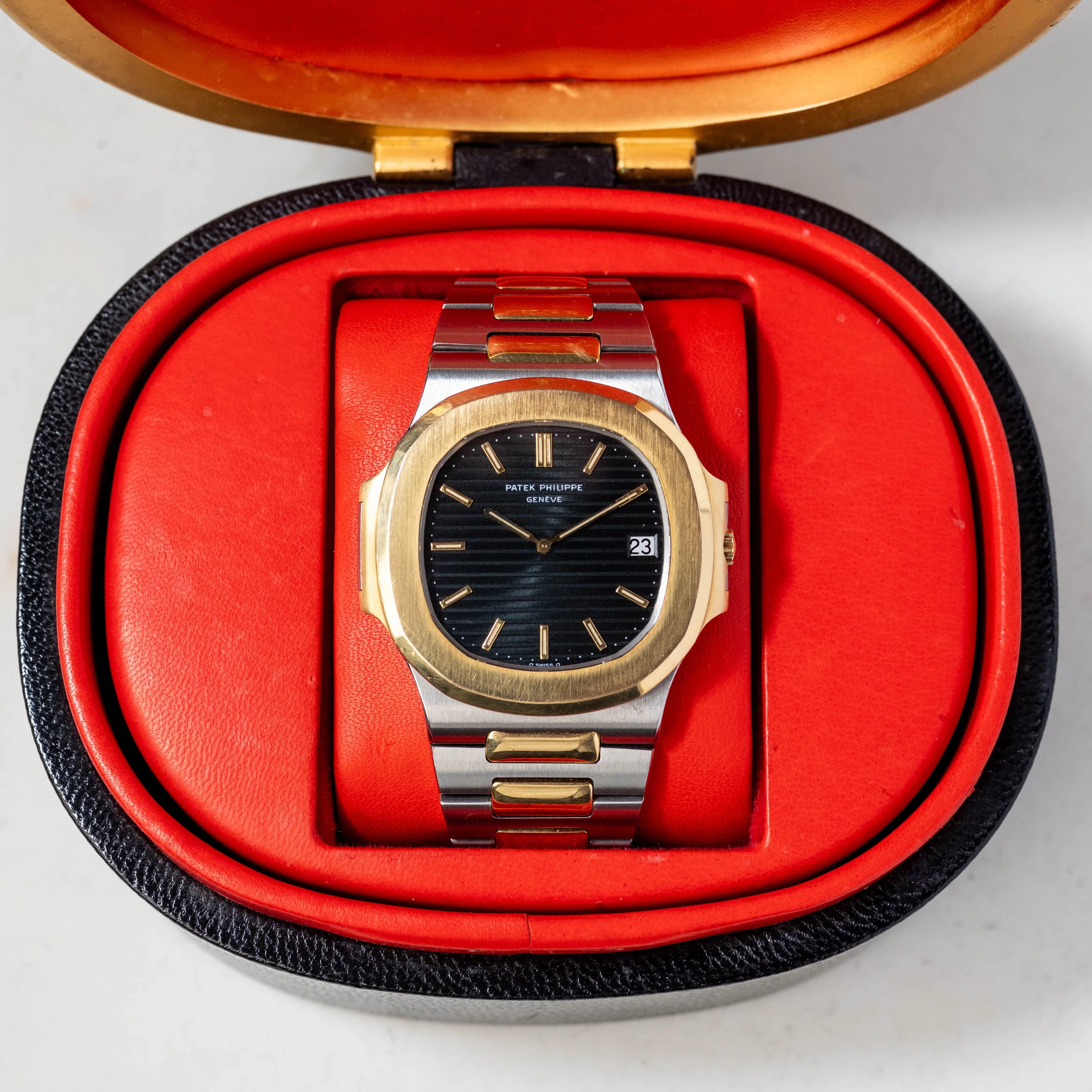 L’histoire de la Patek Philippe Nautilus 3700 : naissance d’une icône horlogère