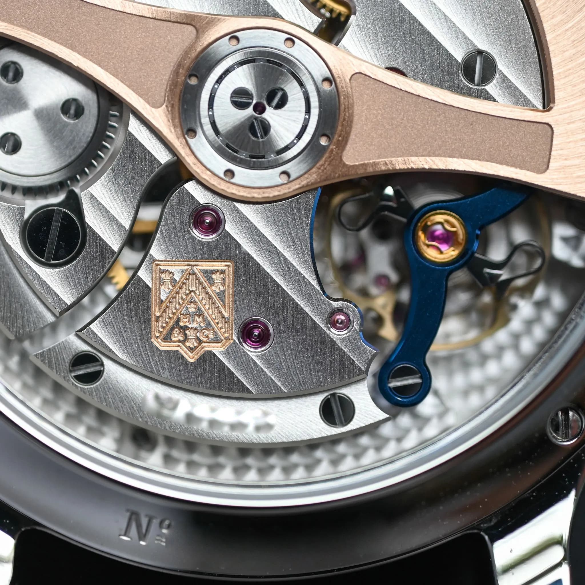 Endeavour 1200-1233 Leather  – 2022