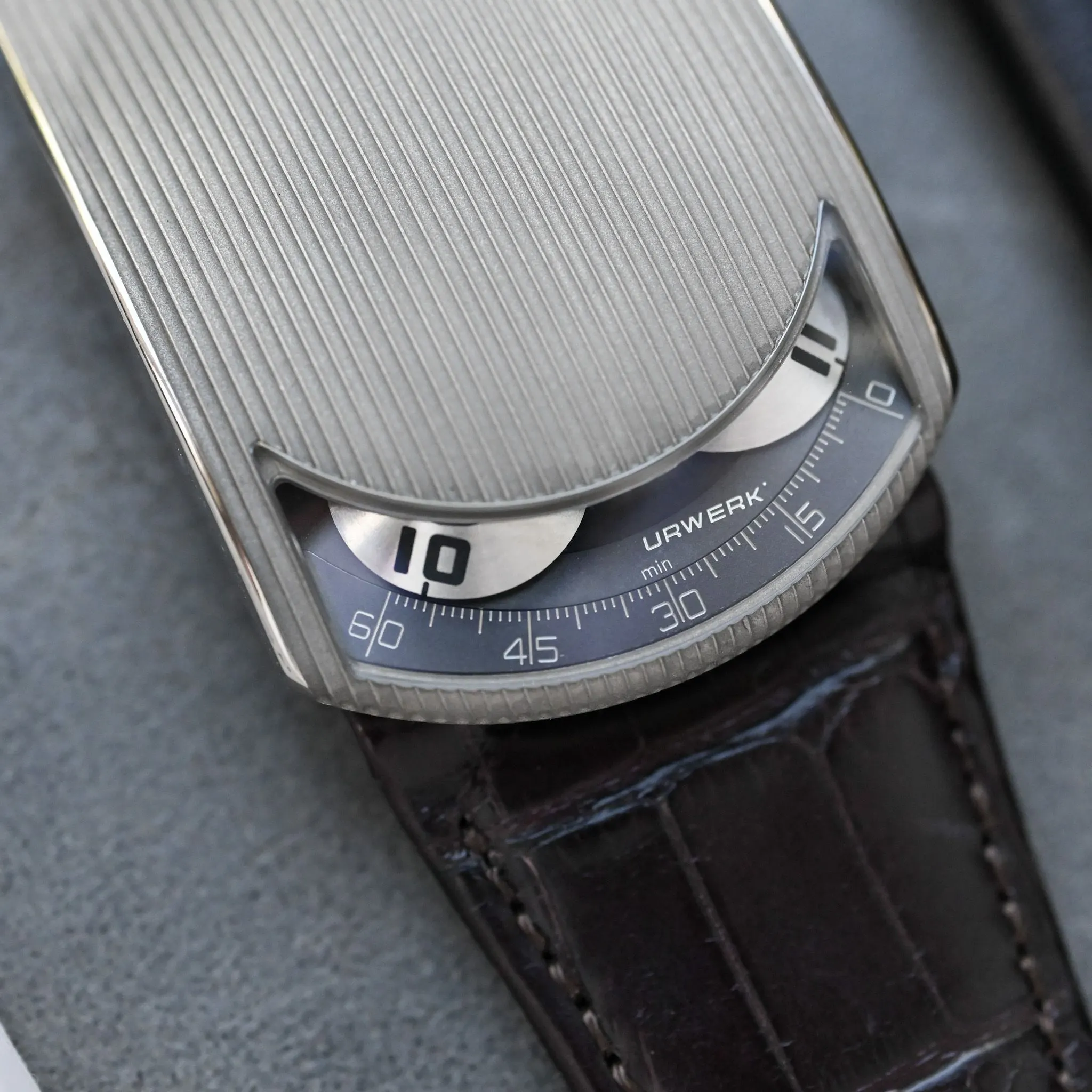 UR-103 UR-103.01 EW Leather  – 2003