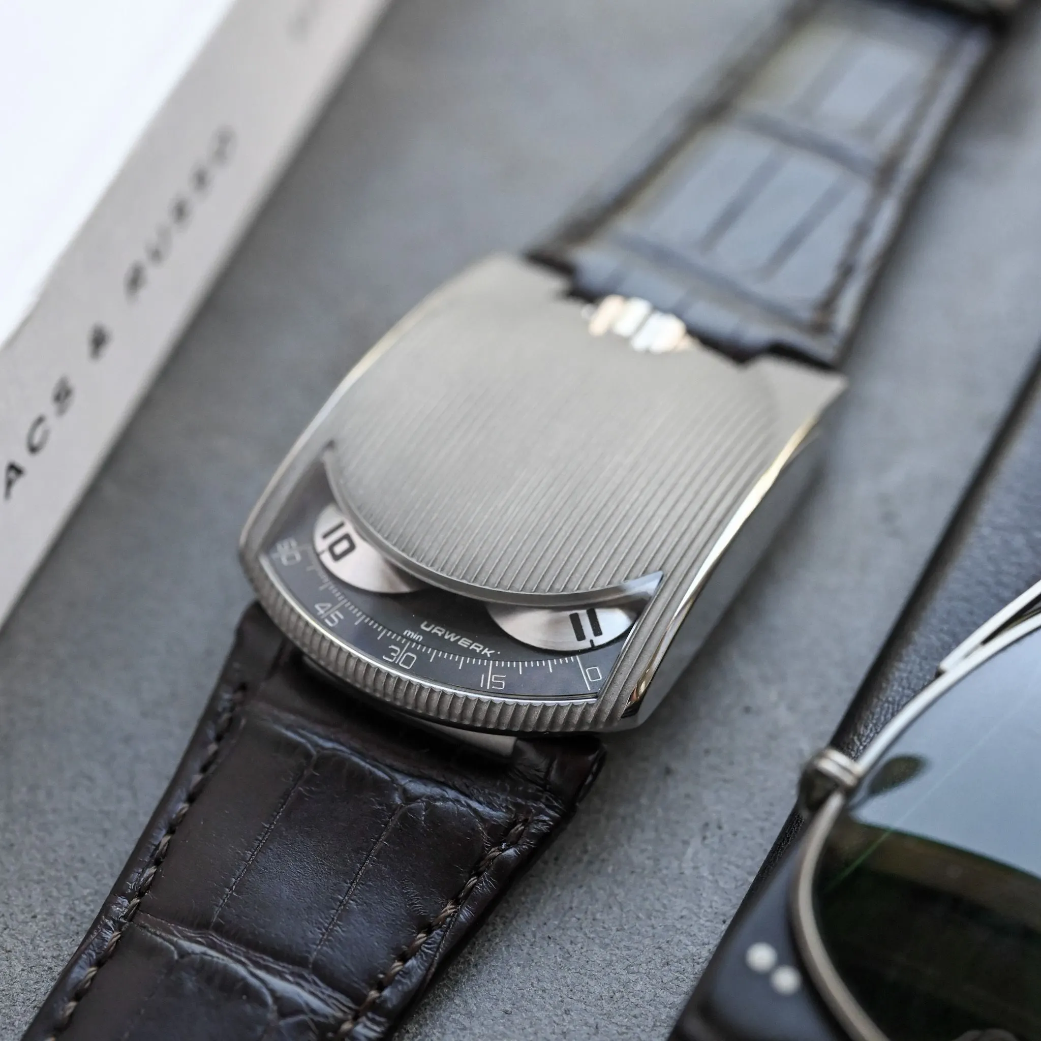 UR-103 UR-103.01 EW Leather  – 2003