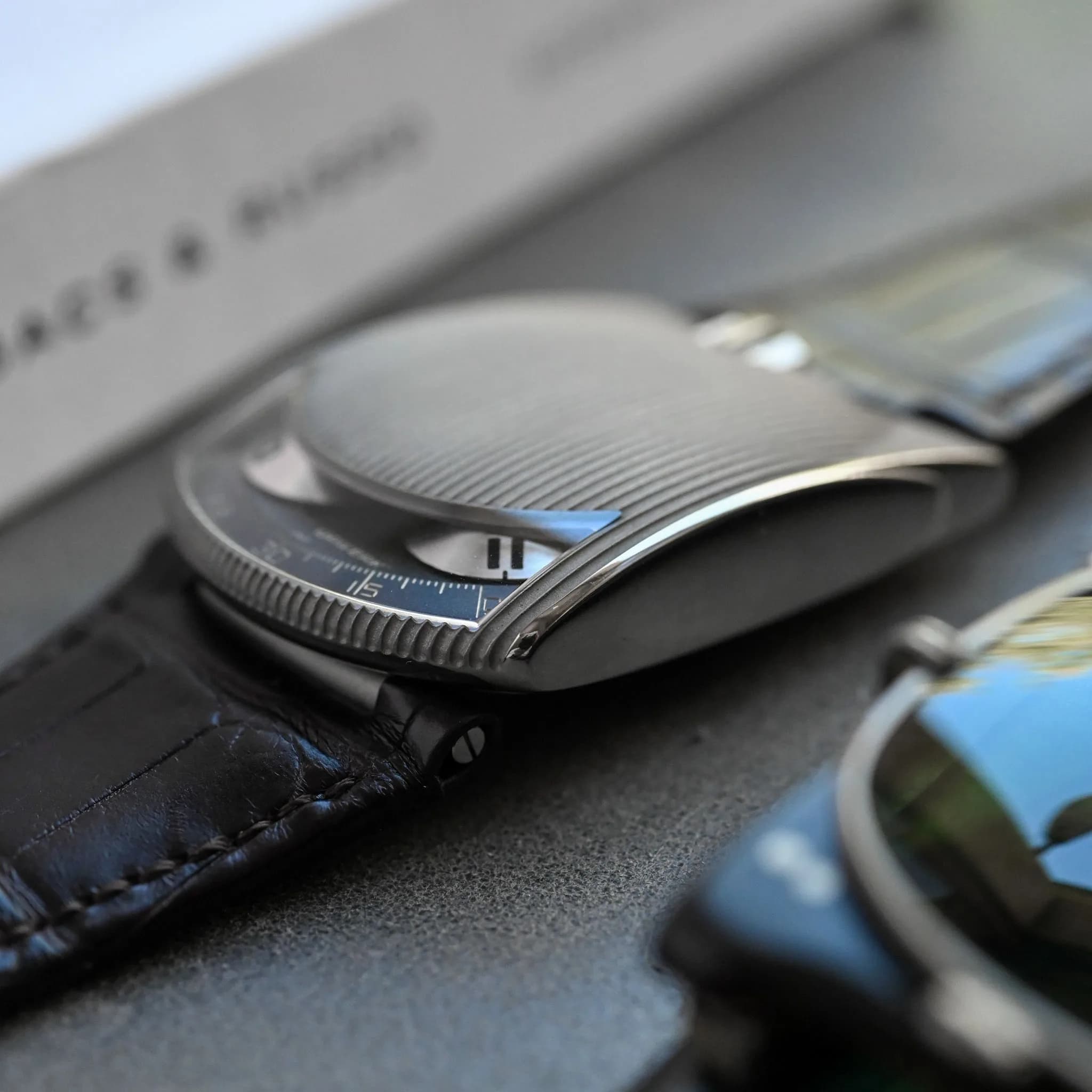 UR-103 UR-103.01 EW Leather  – 2003