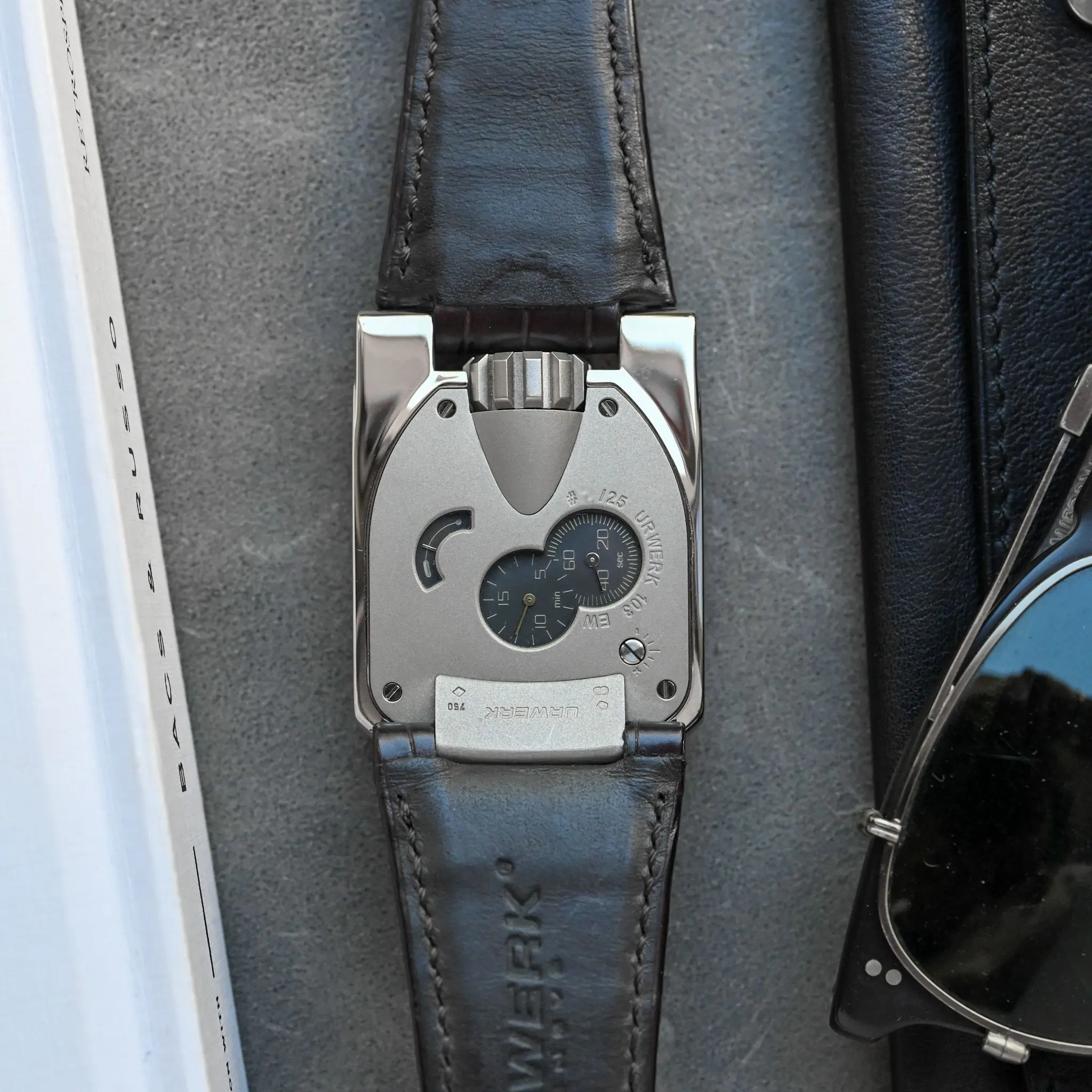 UR-103 UR-103.01 EW Leather  – 2003