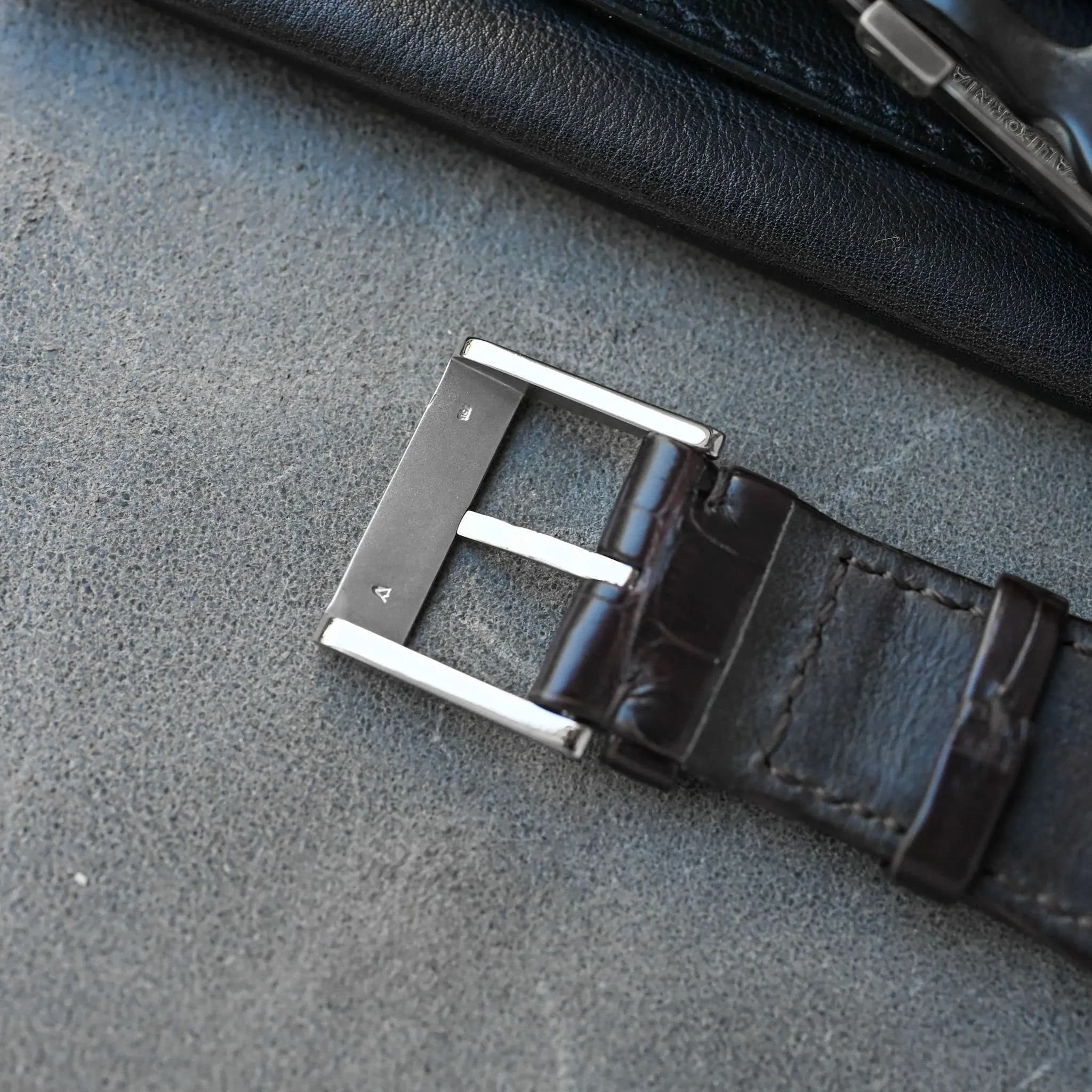UR-103 UR-103.01 EW Leather  – 2003