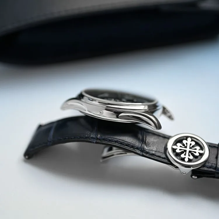 Perpetual Calendar 5327G Leather  – 2018