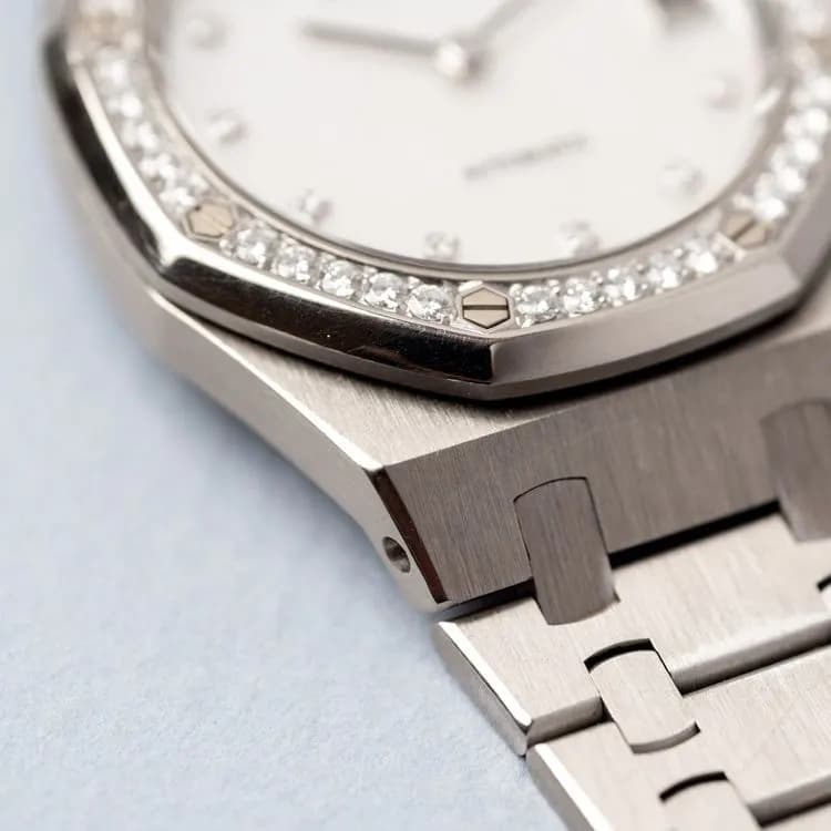 Royal Oak 14813BC.ZZ.0789BC.12 White Gold "Mother of pearl" – 2000