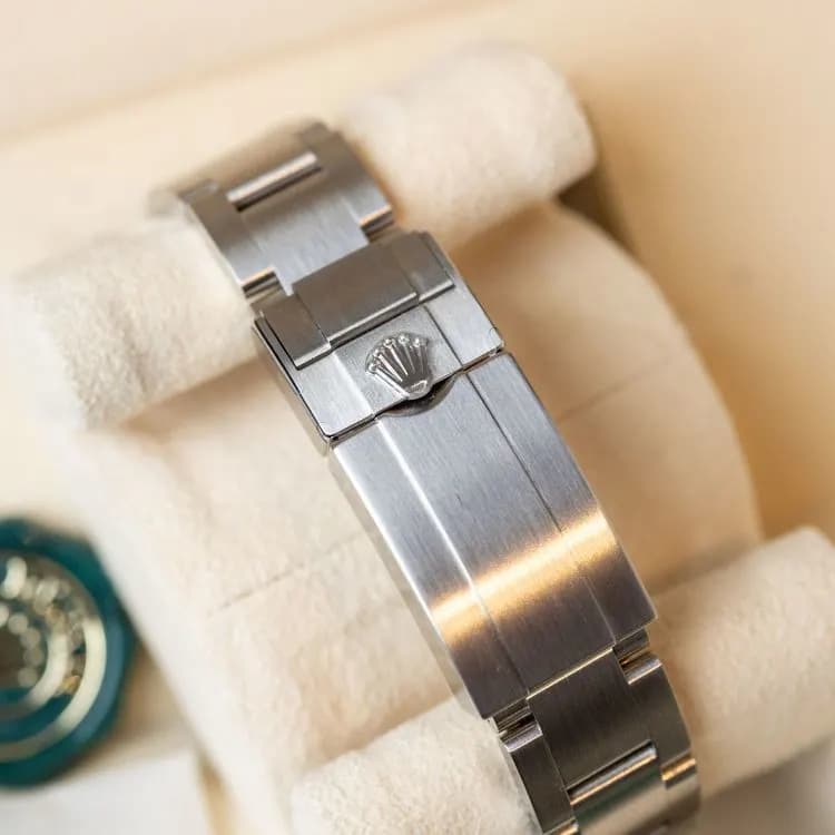 Explorer  124270 Stainless Steel  – 2024