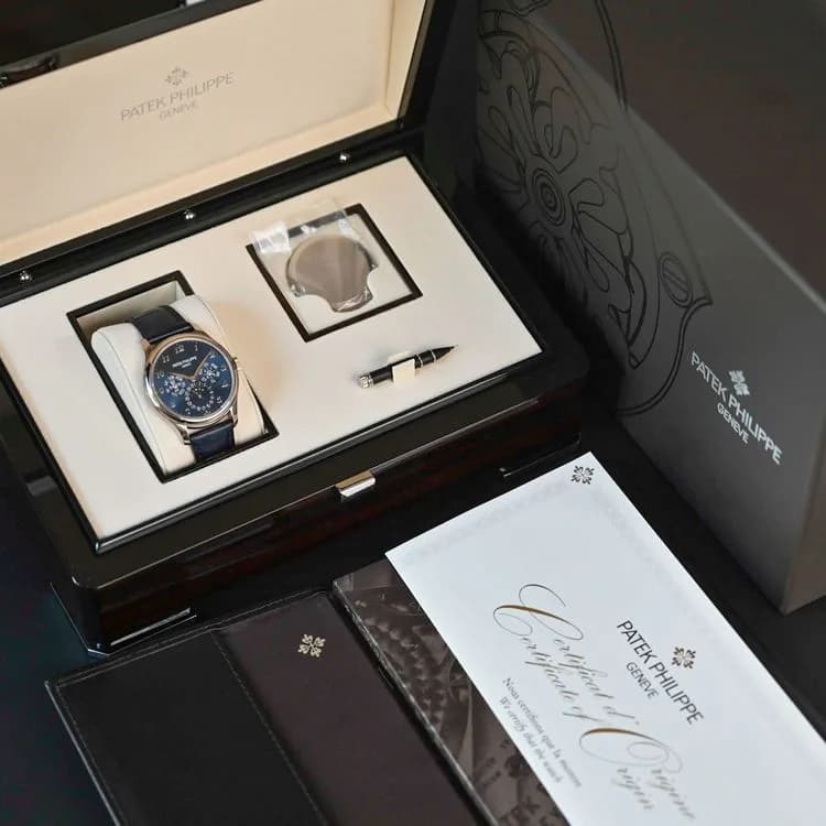 Perpetual Calendar 5327G Leather  – 2018