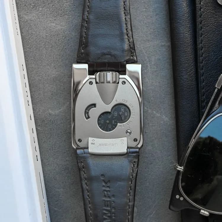 UR-103 UR-103.01 EW Leather  – 2003