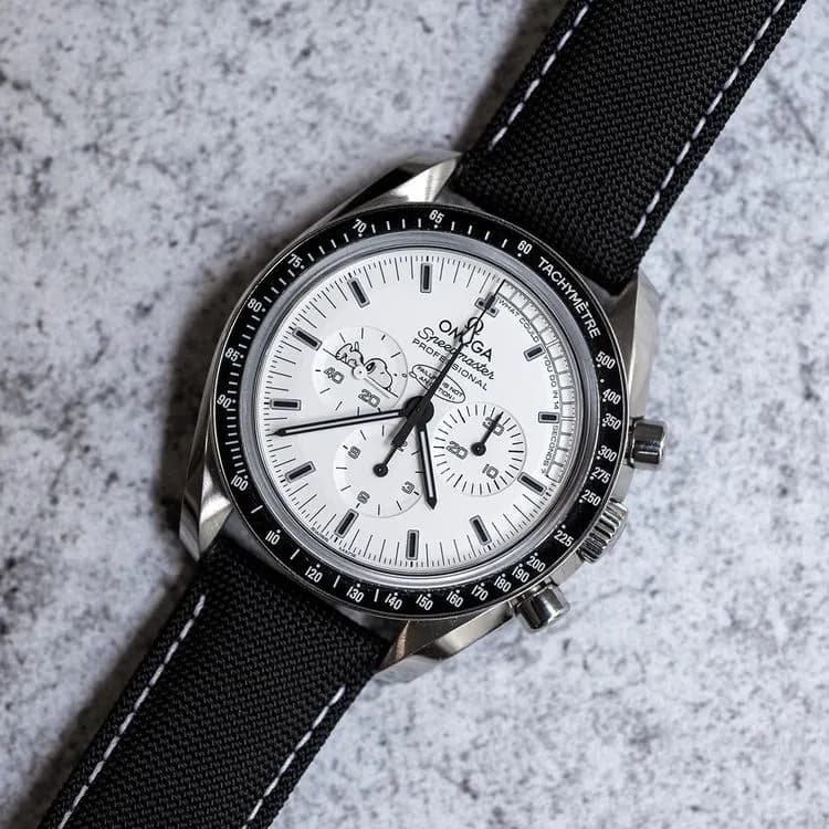 Speedmaster 311.32.42.30.04.003 Stainless Steel "Silver Snoopy Award Apollo XIII" – 2016