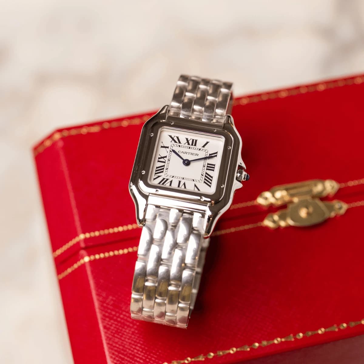 5 montres féminines iconiques à connaître absolument